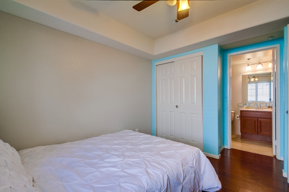 Virtual tour photo 21 of 44 for 16916 Hutchins Landing #73
