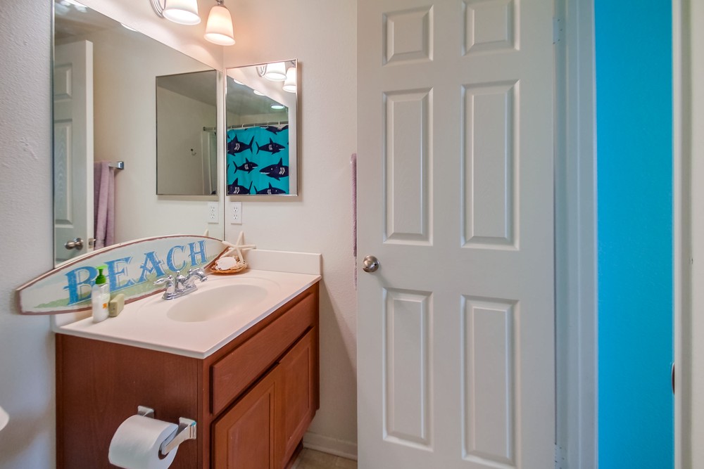 Virtual tour photo 23 of 44 for 16916 Hutchins Landing #73