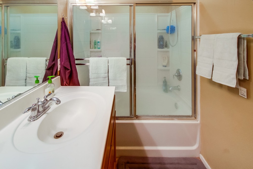 Virtual tour photo 28 of 44 for 16916 Hutchins Landing #73