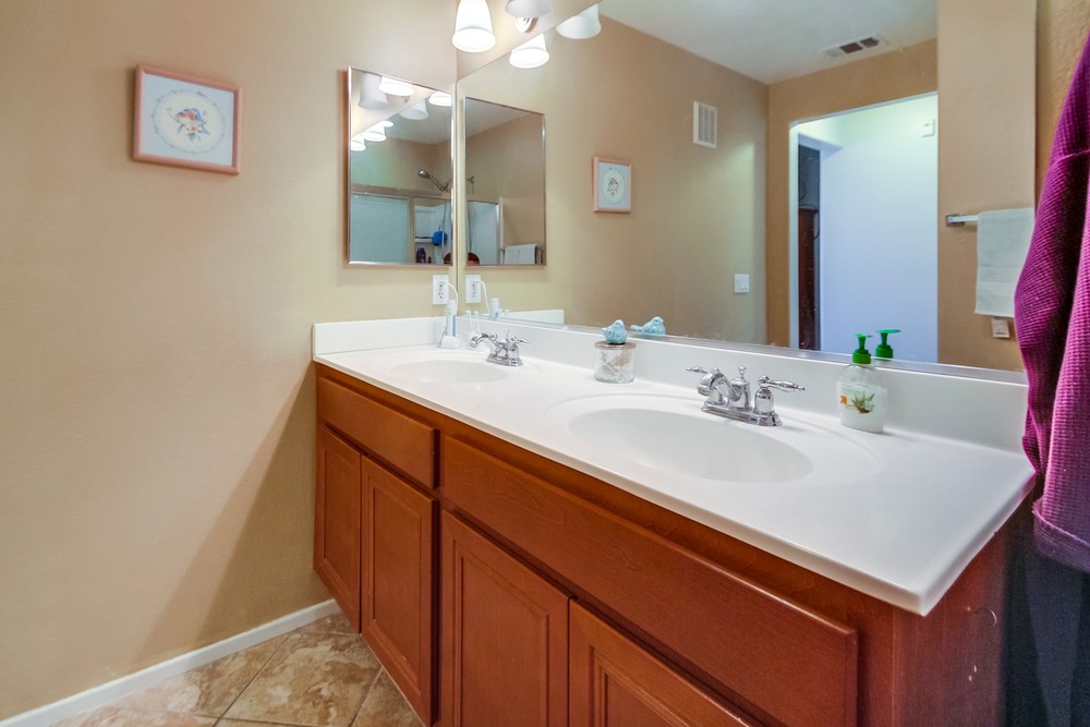 Virtual tour photo 29 of 44 for 16916 Hutchins Landing #73