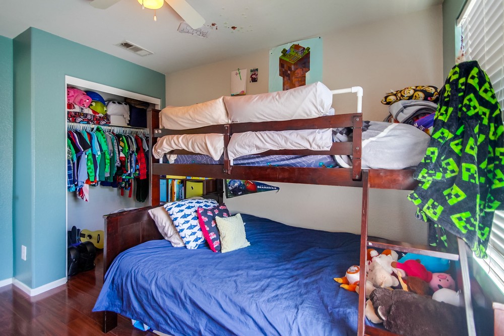 Virtual tour photo 31 of 44 for 16916 Hutchins Landing #73