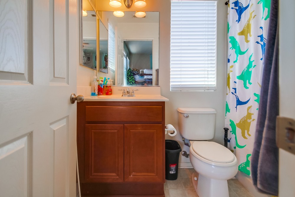Virtual tour photo 33 of 44 for 16916 Hutchins Landing #73
