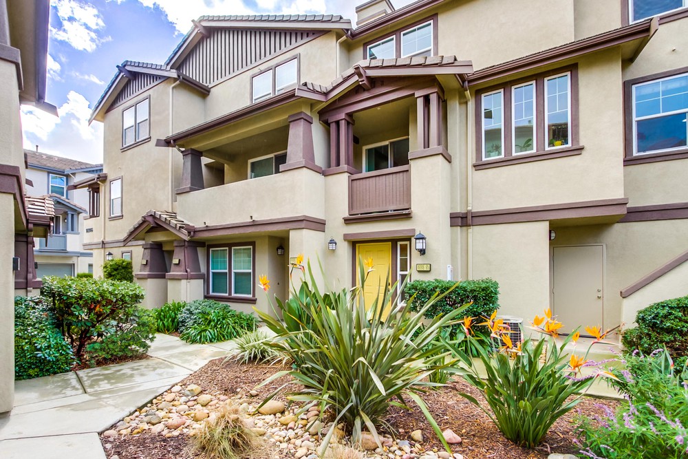 Virtual tour photo 3 of 41 for 16916 Hutchins Landing UNIT 65