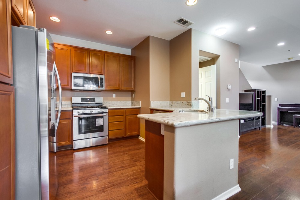 Virtual tour photo 14 of 41 for 16916 Hutchins Landing UNIT 65