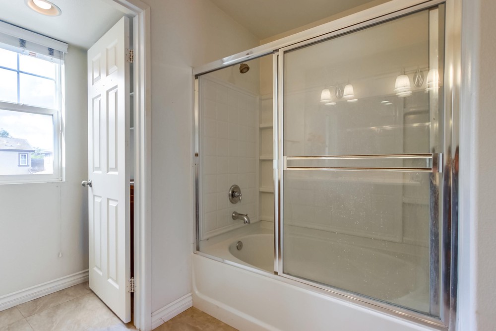Virtual tour photo 25 of 41 for 16916 Hutchins Landing UNIT 65