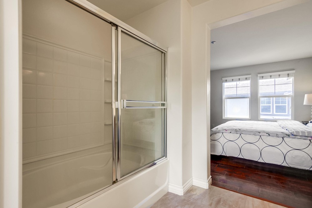 Virtual tour photo 26 of 41 for 16916 Hutchins Landing UNIT 65