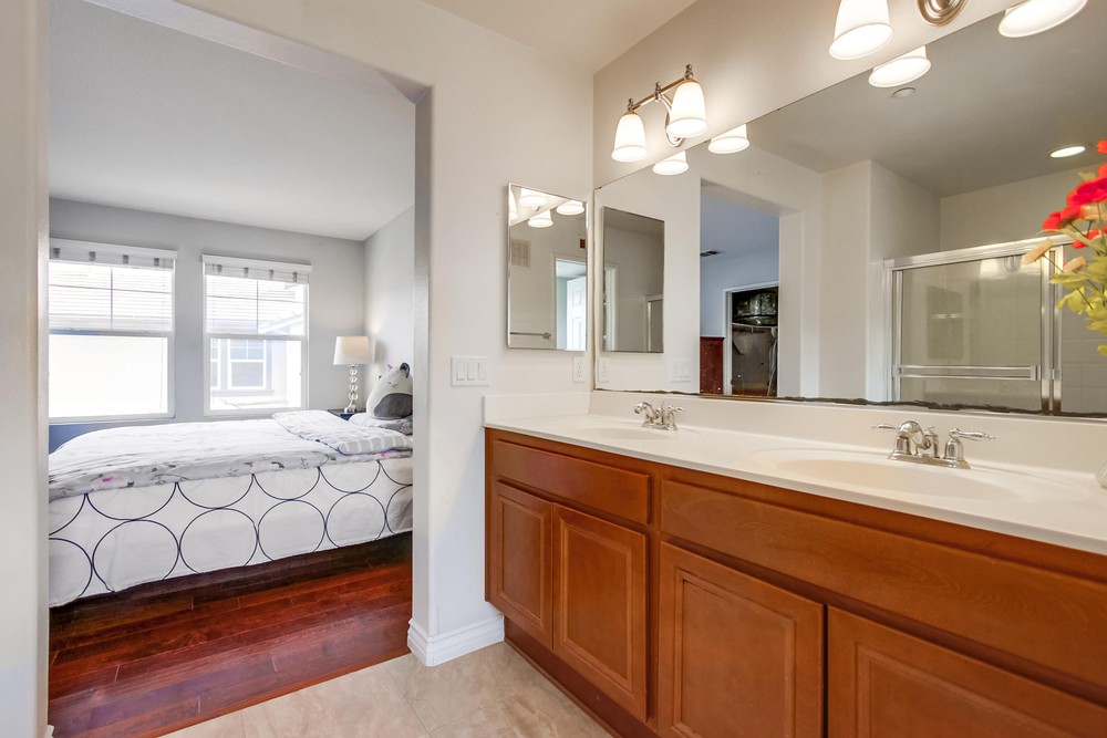 Virtual tour photo 27 of 41 for 16916 Hutchins Landing UNIT 65