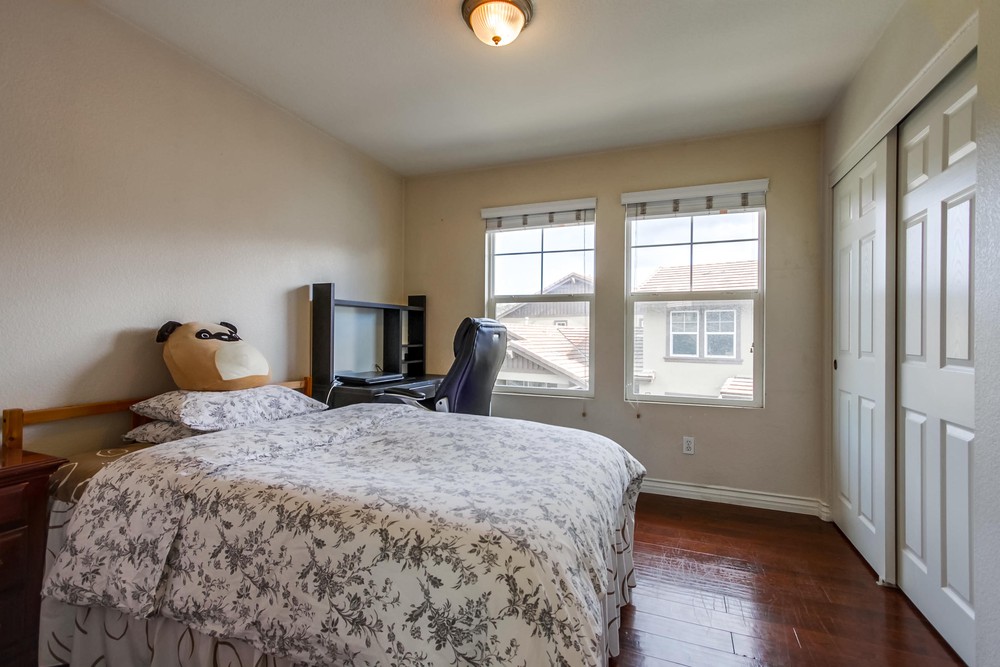 Virtual tour photo 32 of 41 for 16916 Hutchins Landing UNIT 65