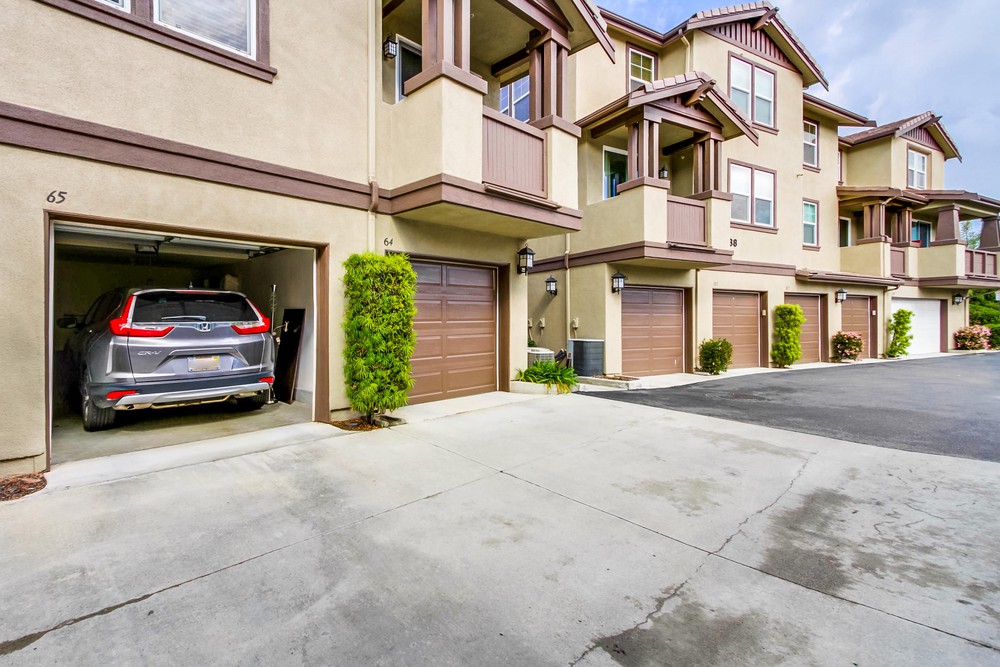 Virtual tour photo 39 of 41 for 16916 Hutchins Landing UNIT 65