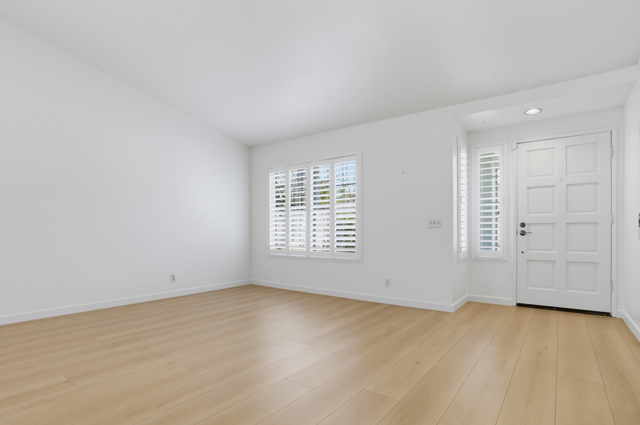 Virtual tour photo 8 of 45 for 1692 Avenida Oceano
