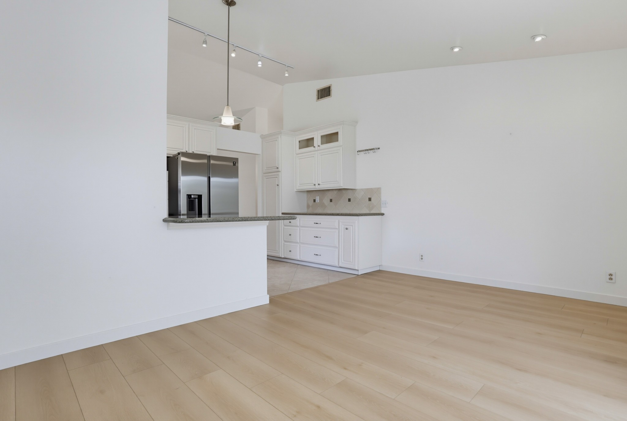 Virtual tour photo 14 of 45 for 1692 Avenida Oceano