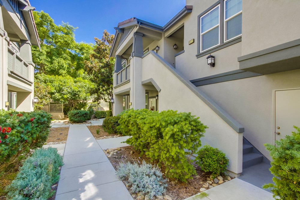 Virtual tour photo 3 of 24 for 16935 Laurel Hill Ln