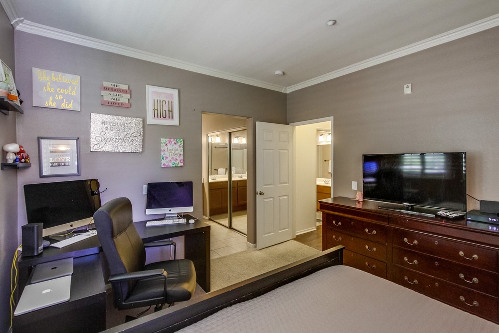 Virtual tour photo 16 of 24 for 16935 Laurel Hill Ln