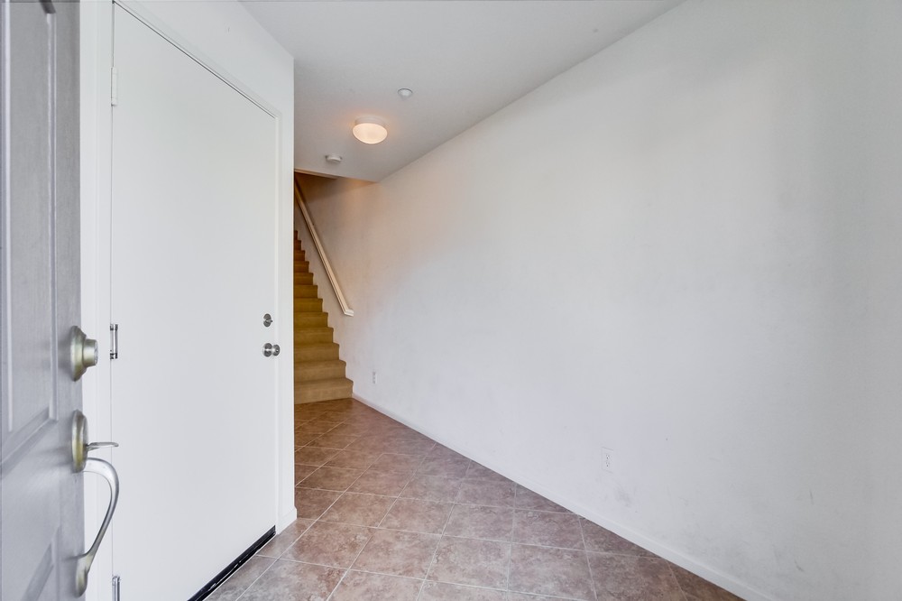 Virtual tour photo 10 of 52 for 16937 Hutchins Landing #82