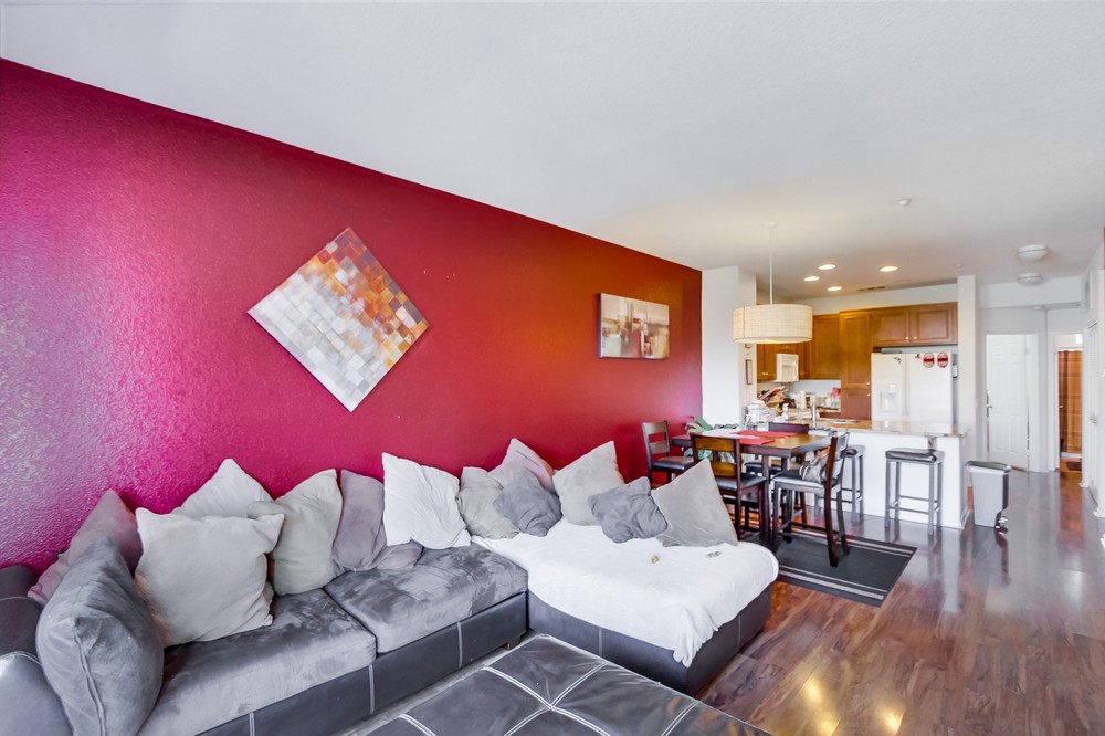 Virtual tour photo 21 of 52 for 16937 Hutchins Landing #82