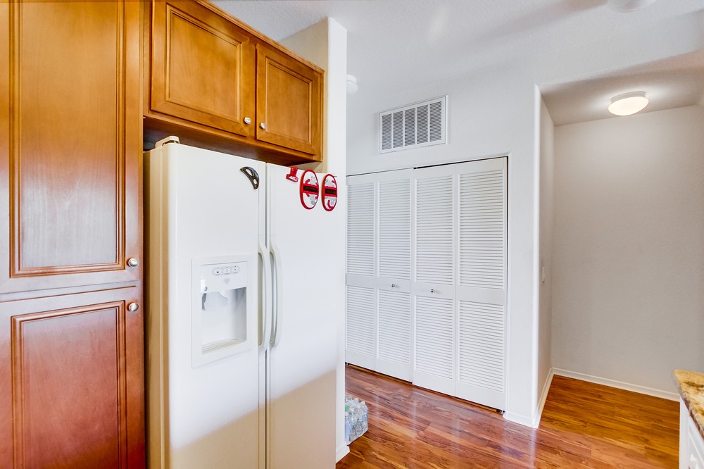 Virtual tour photo 27 of 52 for 16937 Hutchins Landing #82