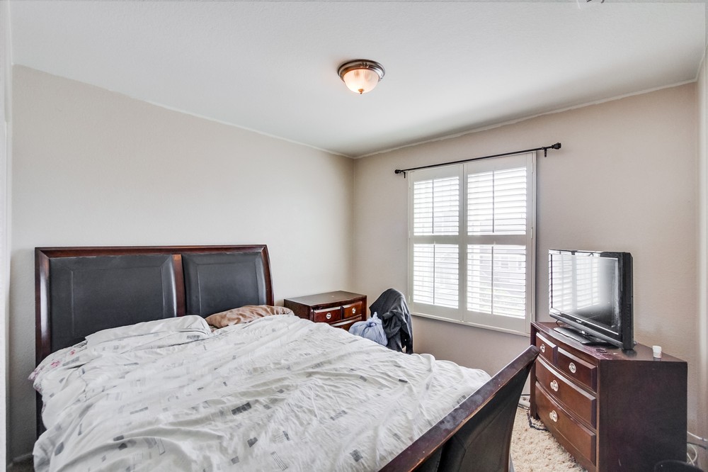 Virtual tour photo 30 of 52 for 16937 Hutchins Landing #82