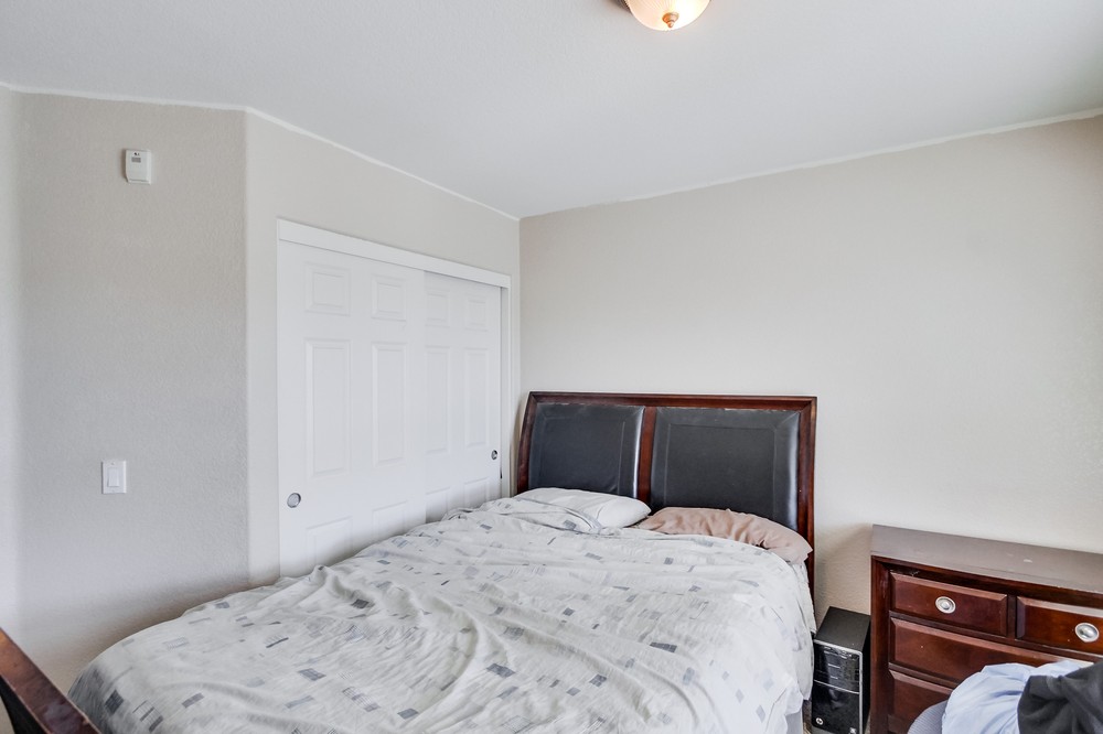 Virtual tour photo 31 of 52 for 16937 Hutchins Landing #82