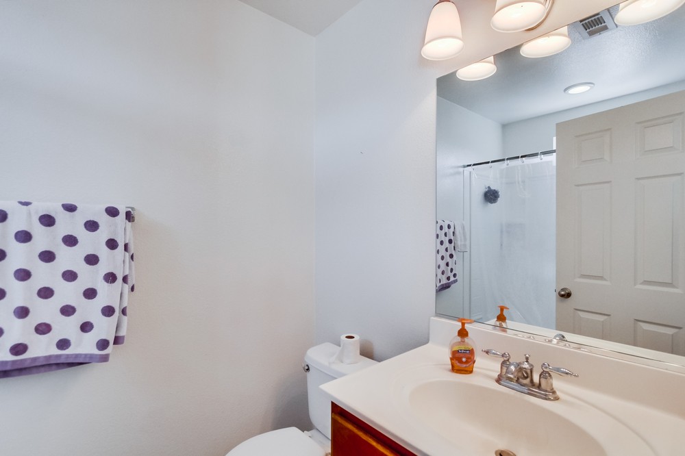 Virtual tour photo 33 of 52 for 16937 Hutchins Landing #82