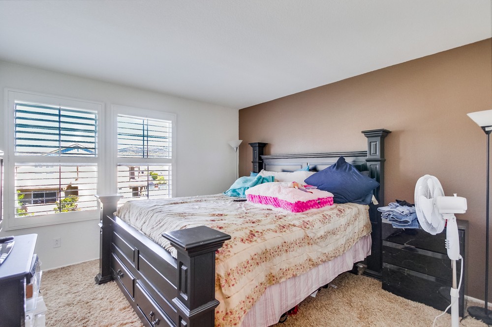 Virtual tour photo 36 of 52 for 16937 Hutchins Landing #82