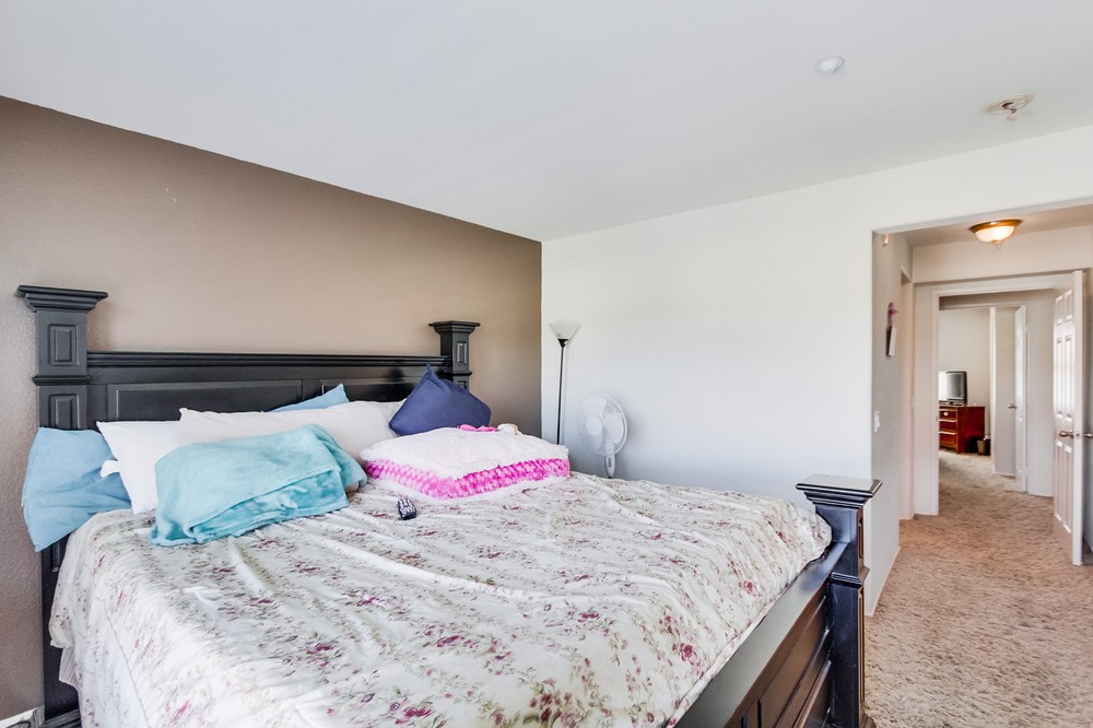 Virtual tour photo 37 of 52 for 16937 Hutchins Landing #82
