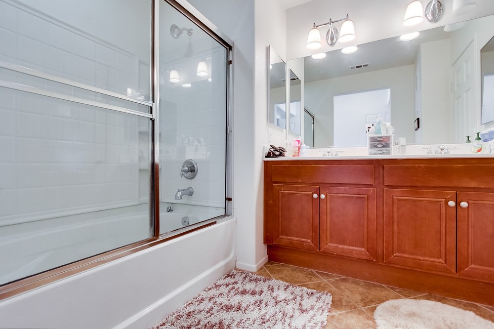 Virtual tour photo 39 of 52 for 16937 Hutchins Landing #82