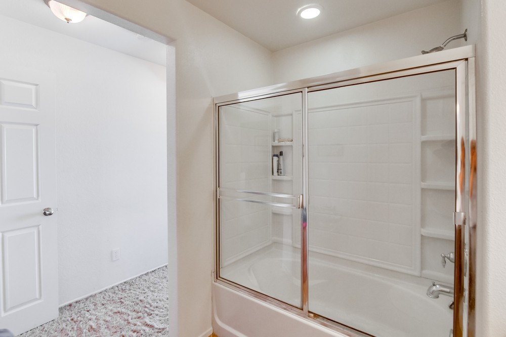 Virtual tour photo 41 of 52 for 16937 Hutchins Landing #82