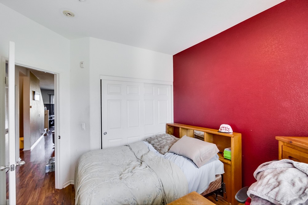 Virtual tour photo 43 of 52 for 16937 Hutchins Landing #82