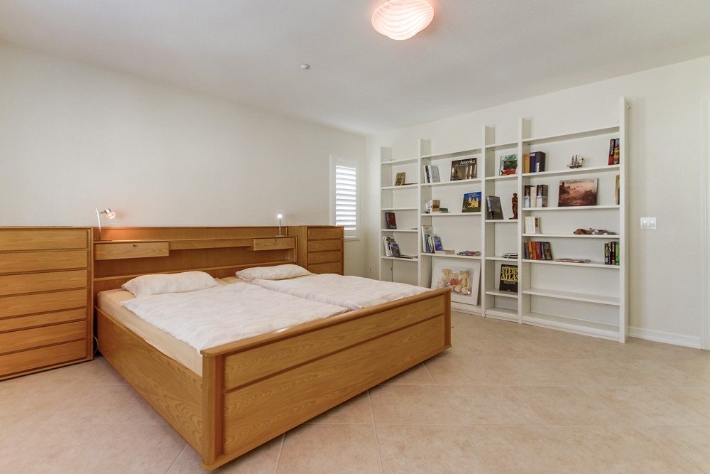 Virtual tour photo 37 of 55 for 17020 New Rochelle Way
