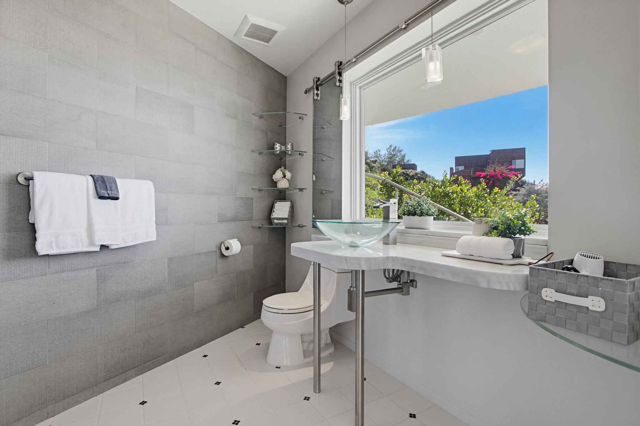 Virtual tour photo 54 of 95 for 1705 Valdes Dr