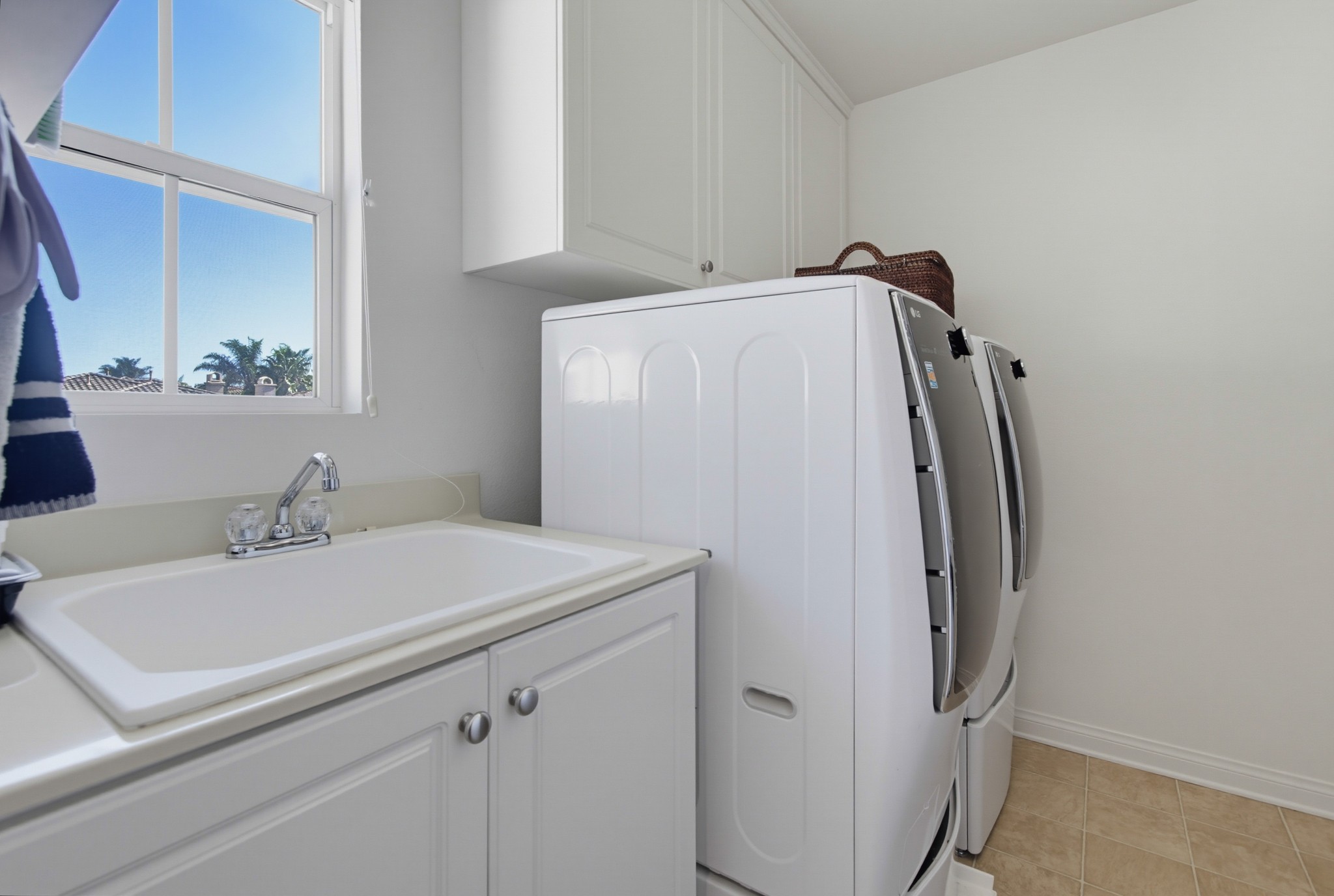 Virtual tour photo 55 of 68 for 17052 Silver Pine Rd