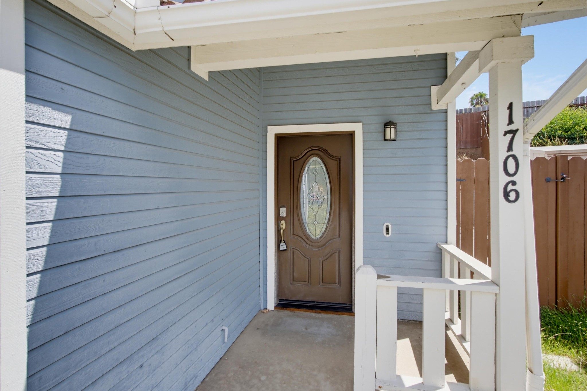 Virtual tour photo 5 of 50 for 1706 S Mammoth Pl