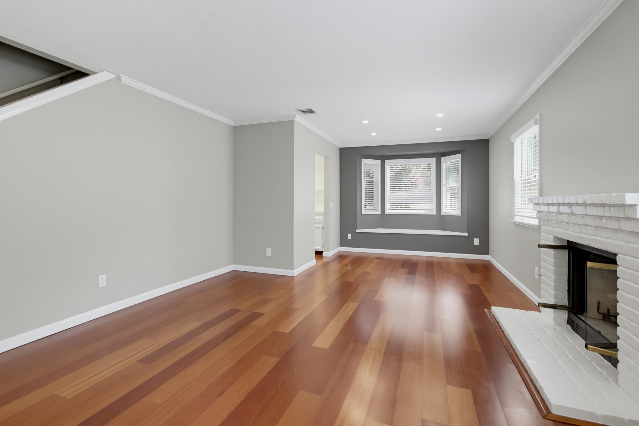 Virtual tour photo 6 of 50 for 1706 S Mammoth Pl