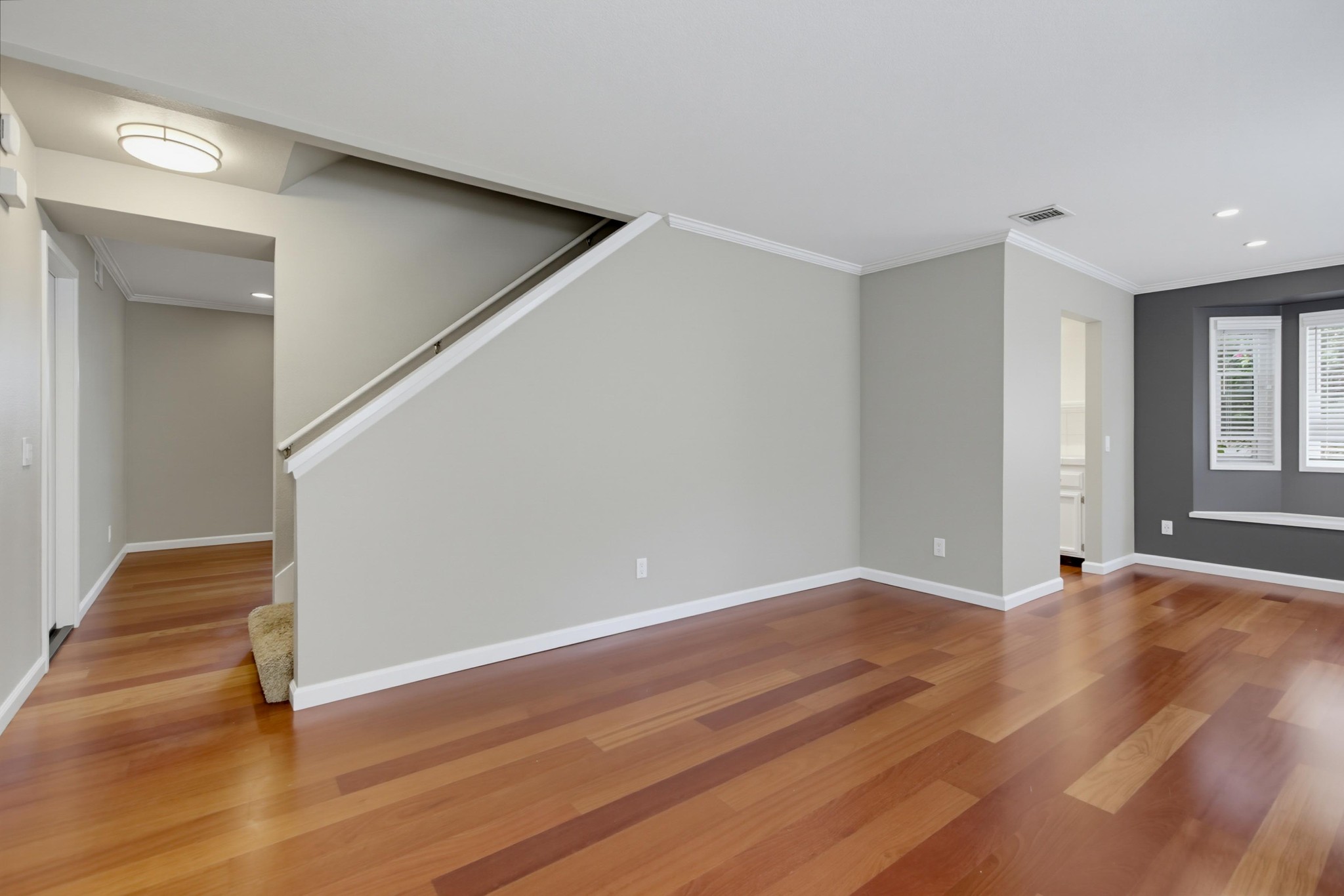 Virtual tour photo 7 of 50 for 1706 S Mammoth Pl
