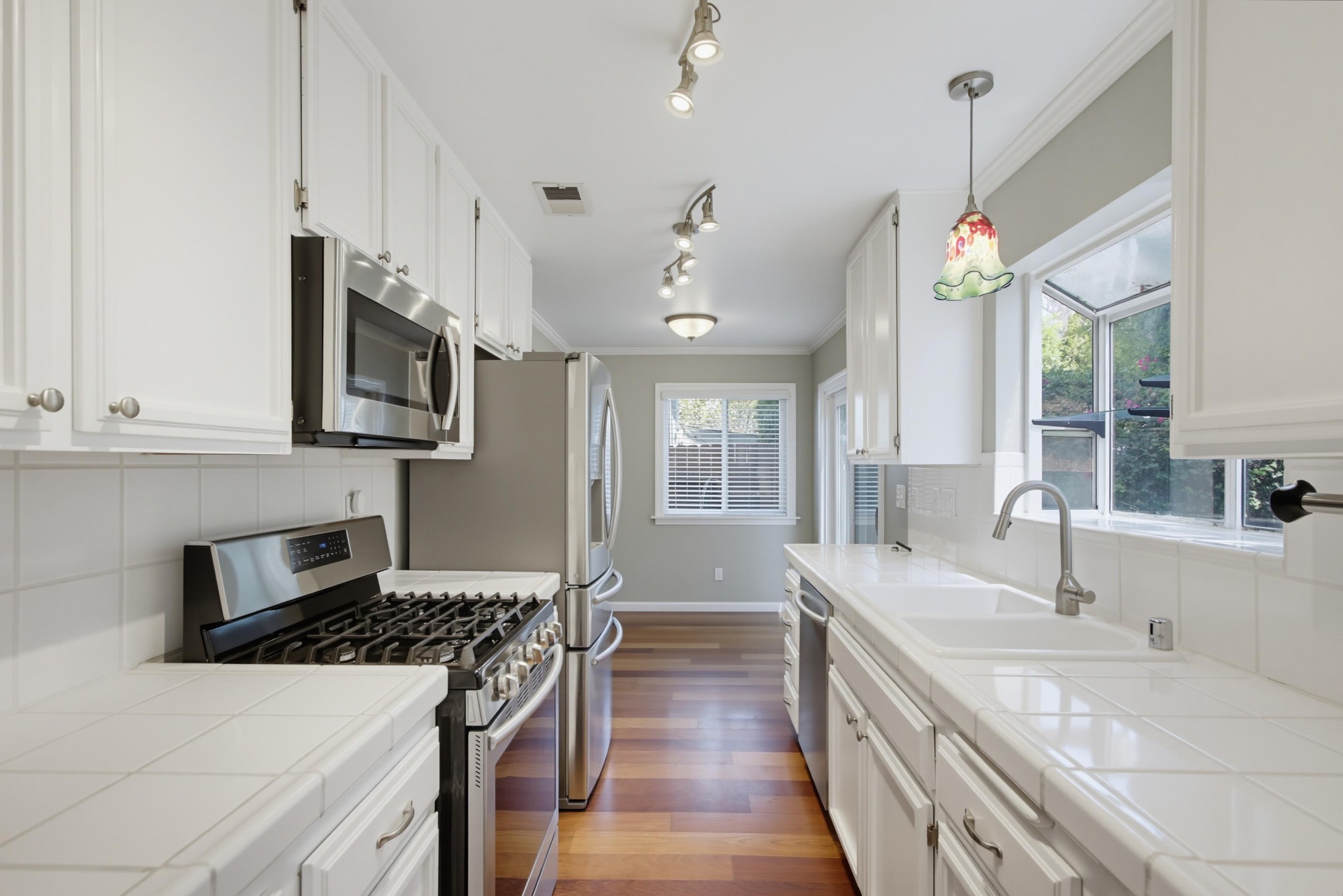 Virtual tour photo 11 of 50 for 1706 S Mammoth Pl