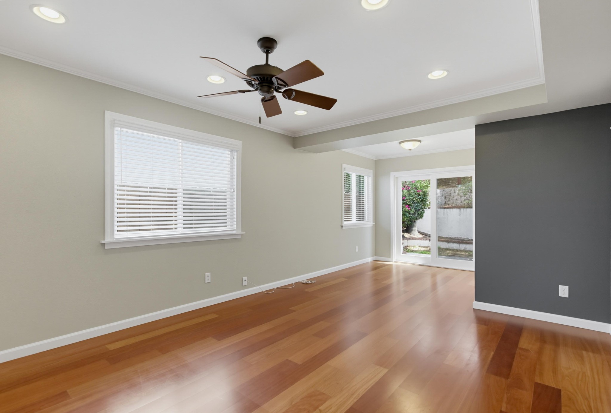 Virtual tour photo 17 of 50 for 1706 S Mammoth Pl