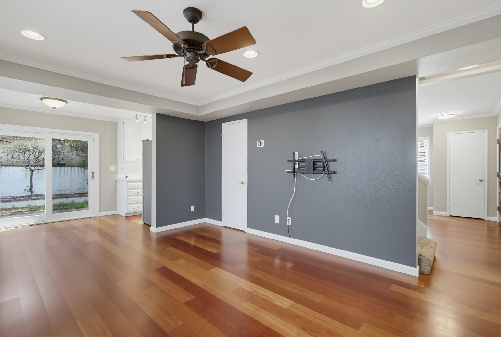 Virtual tour photo 18 of 50 for 1706 S Mammoth Pl