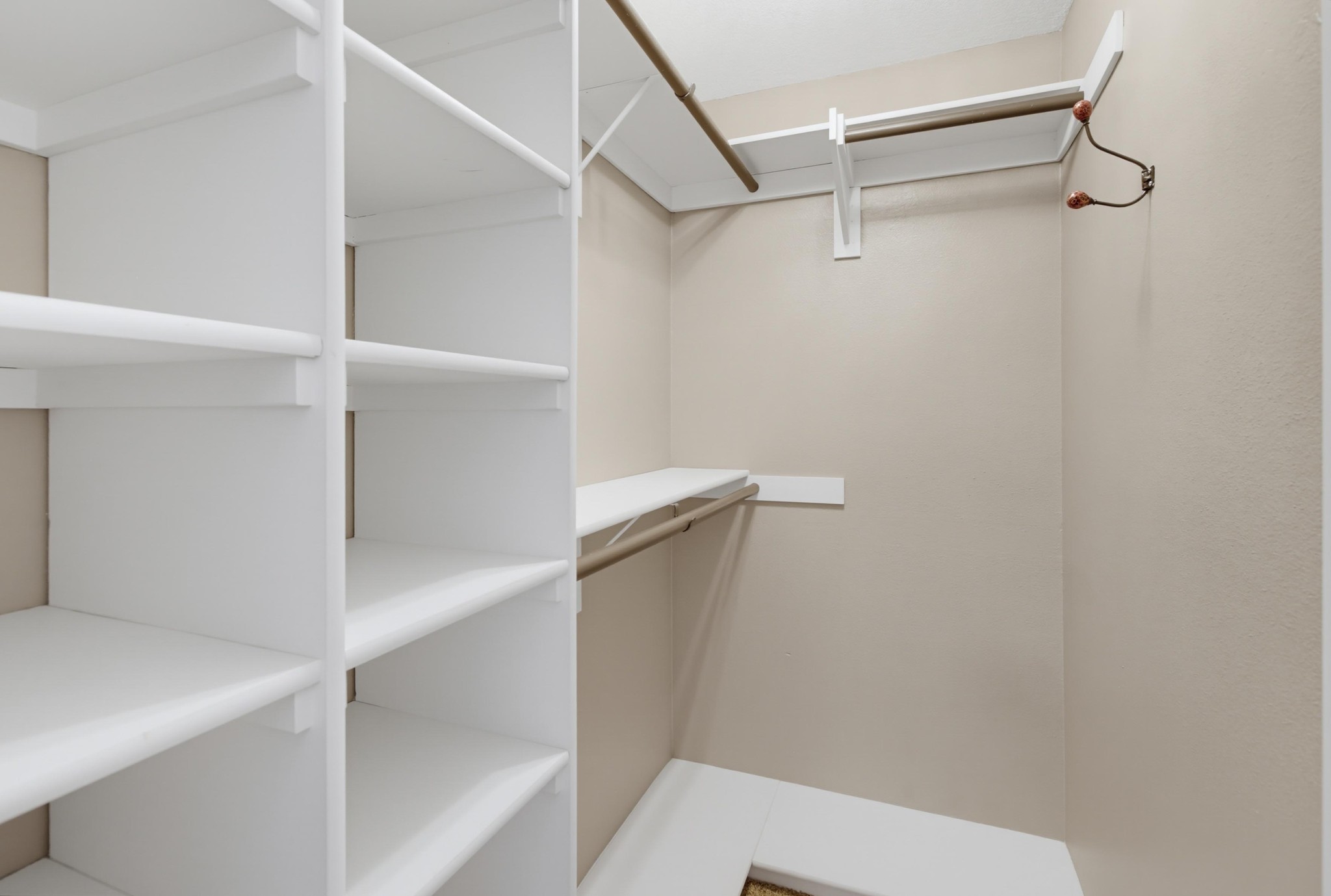Virtual tour photo 23 of 50 for 1706 S Mammoth Pl