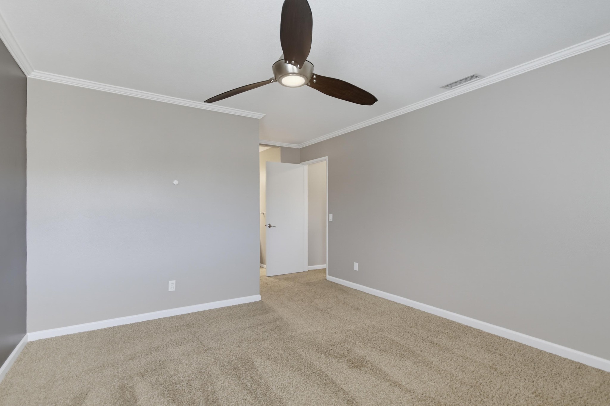 Virtual tour photo 26 of 50 for 1706 S Mammoth Pl