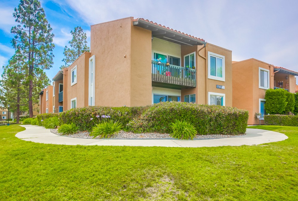 Virtual tour photo 3 of 43 for 17087 W Bernardo Dr UNIT 102