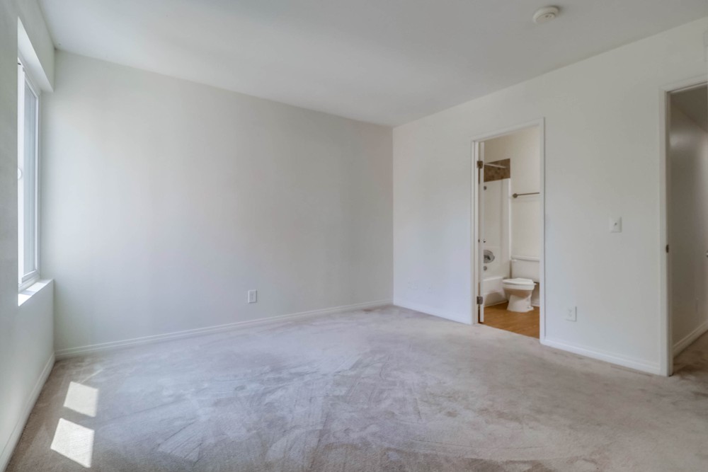 Virtual tour photo 27 of 37 for 17165 W Bernardo Dr UNIT 201