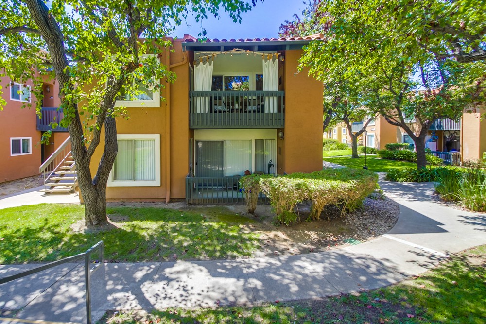 Virtual tour photo 3 of 34 for 17185 W Bernardo Dr #205