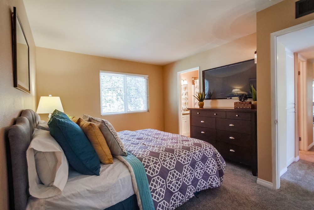 Virtual tour photo 21 of 34 for 17185 W Bernardo Dr #205