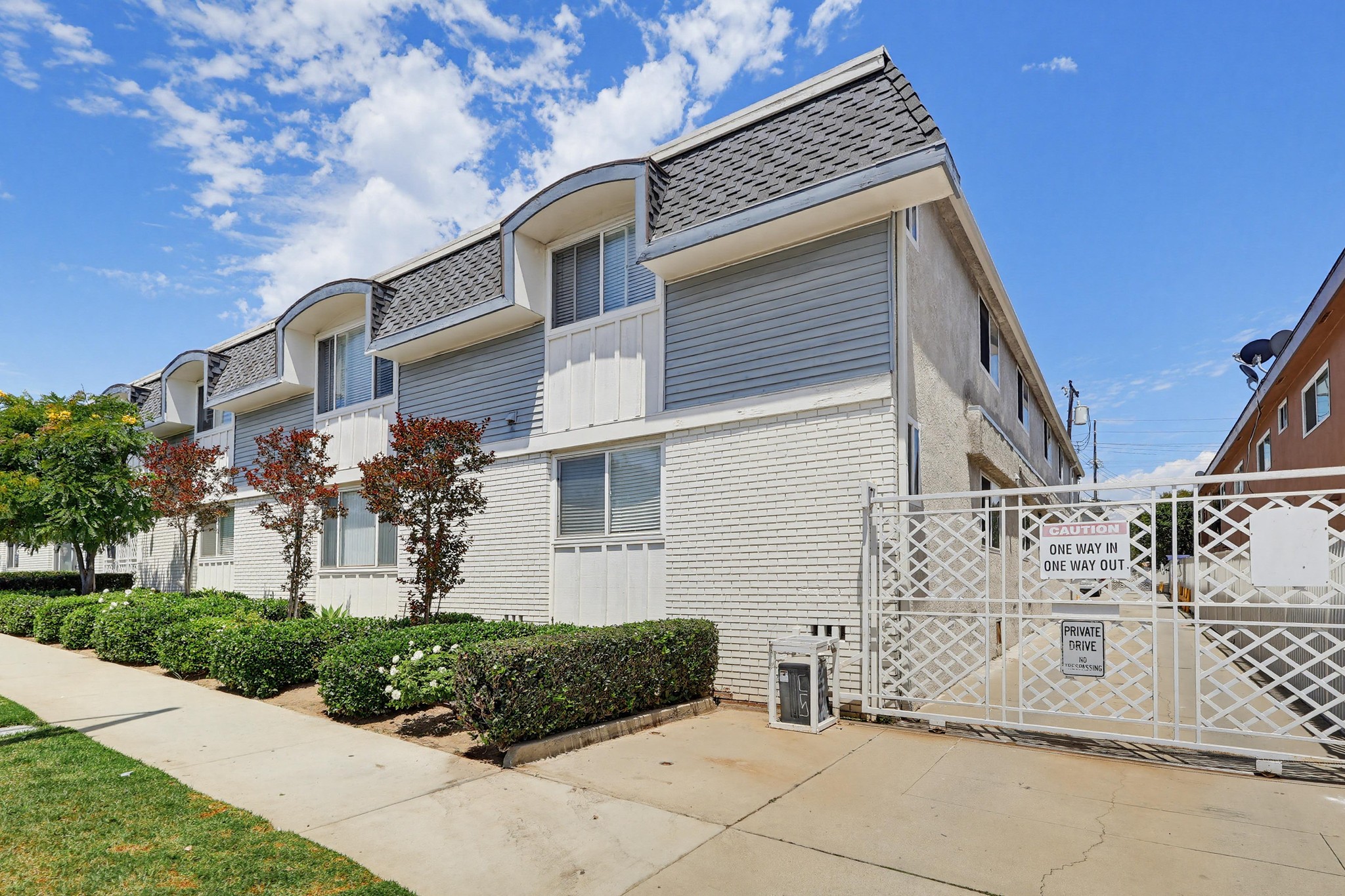 Virtual tour photo 5 of 43 for 1720 Newport Ave