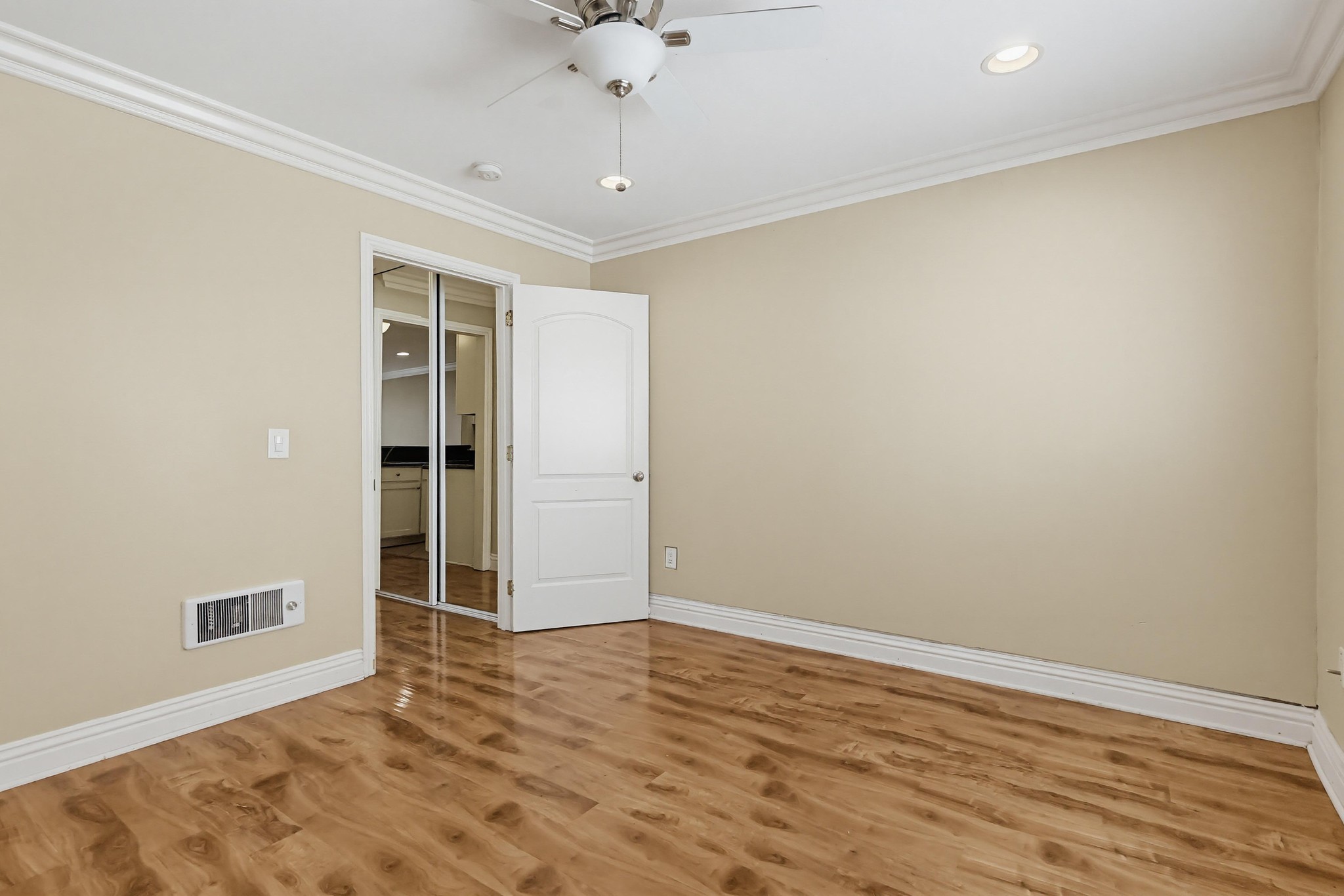Virtual tour photo 32 of 43 for 1720 Newport Ave