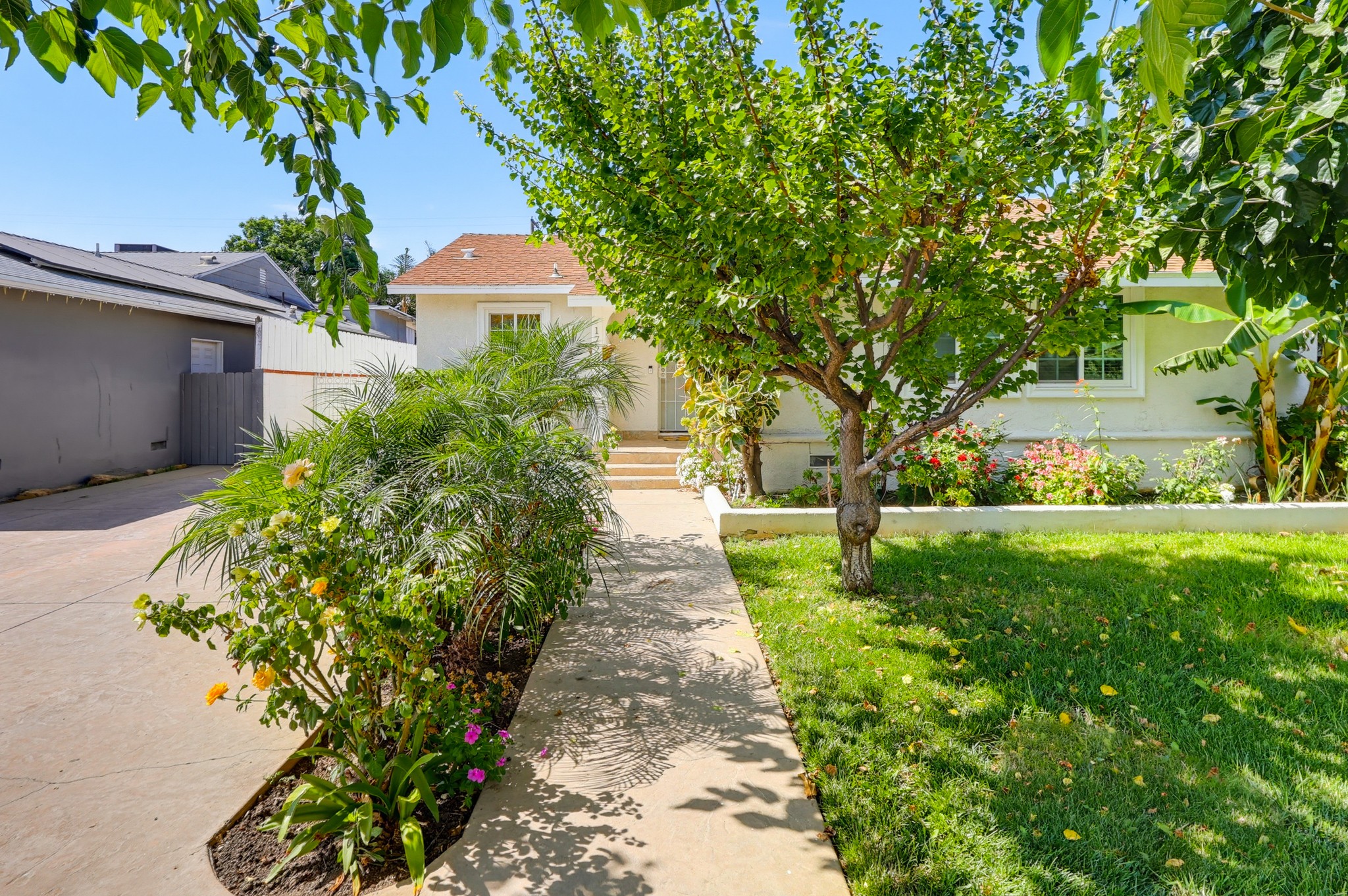 Virtual tour photo 1 of 90 for 17200 Baltar St