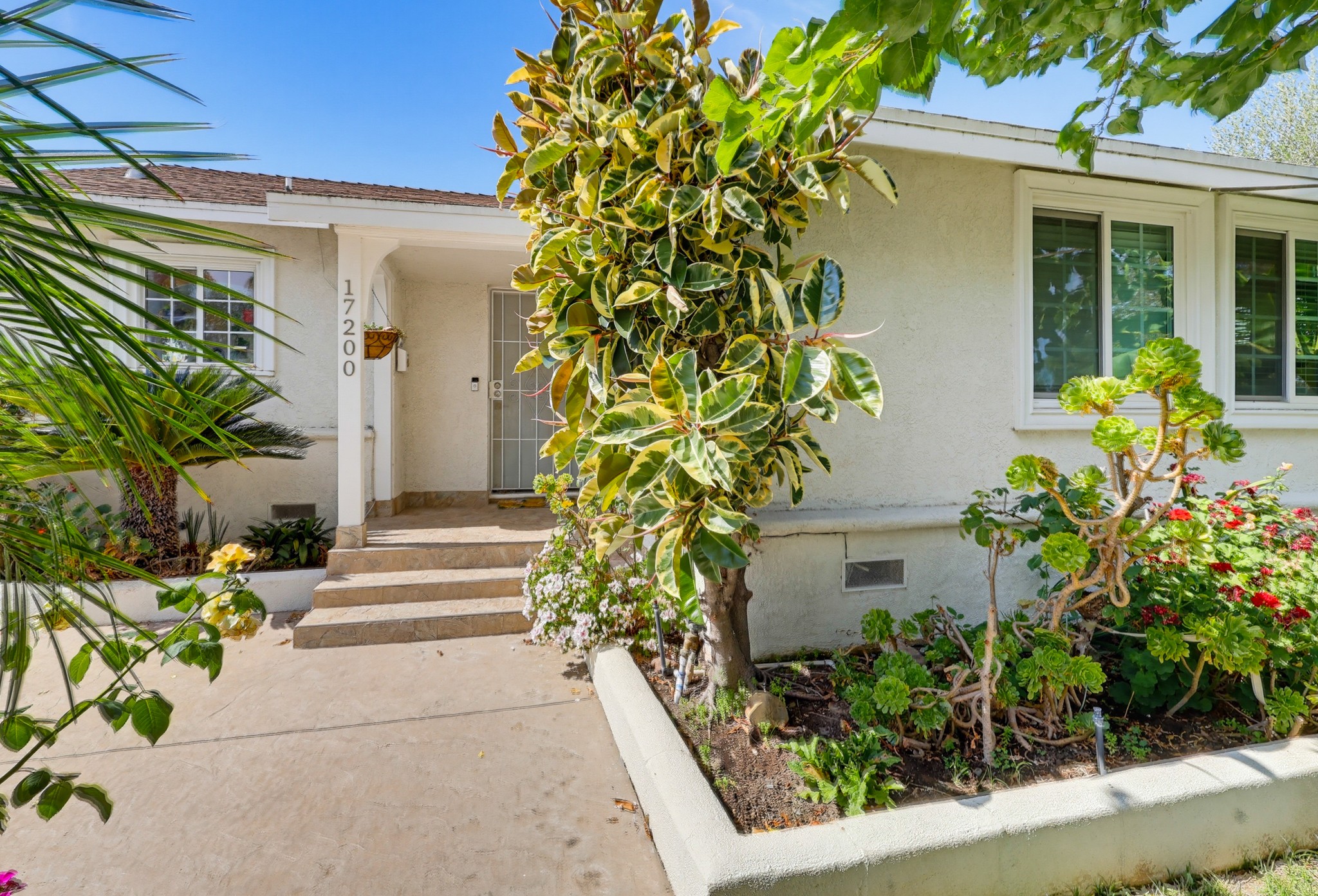 Virtual tour photo 6 of 90 for 17200 Baltar St