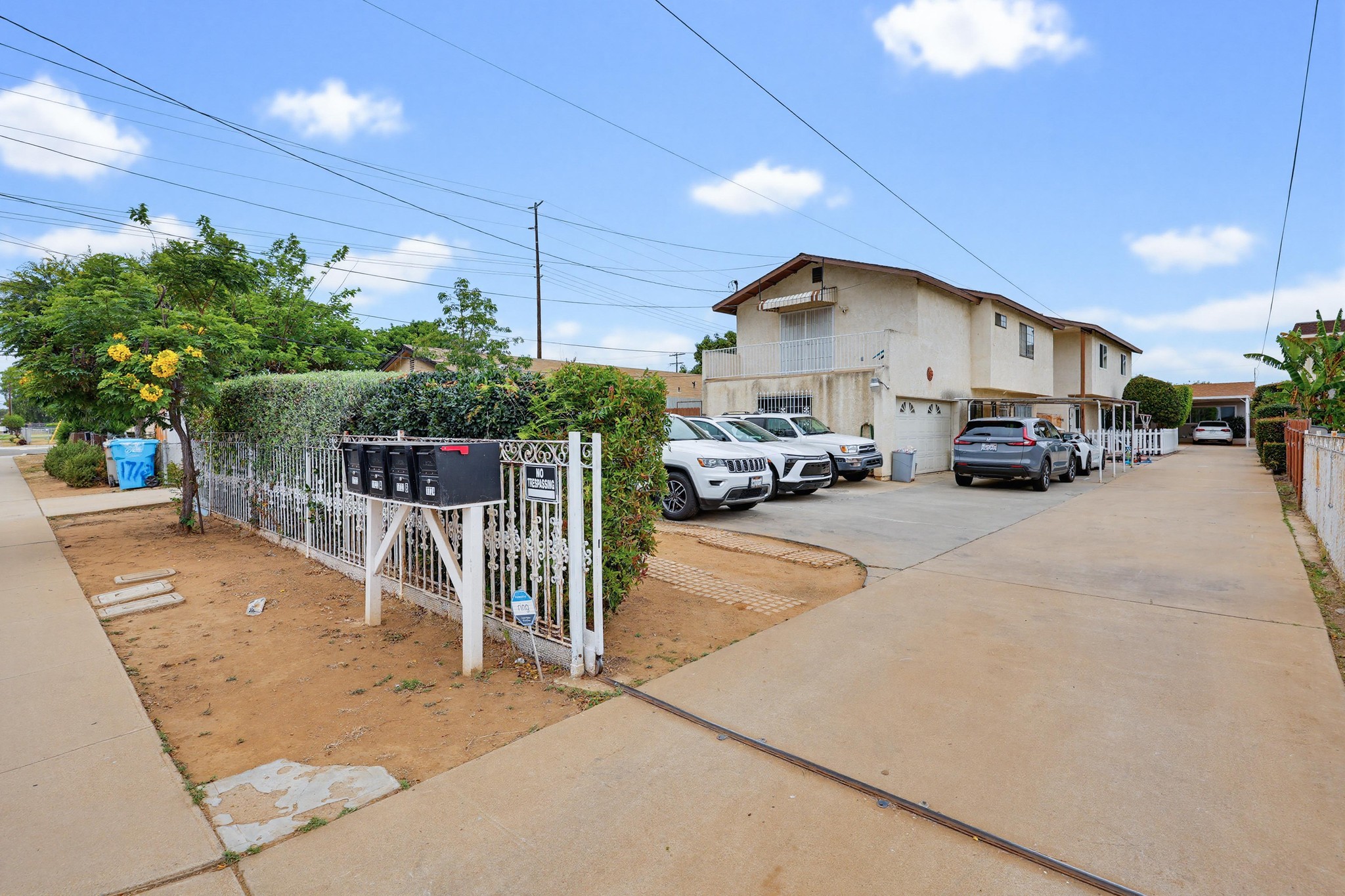 Virtual tour photo 1 of 41 for 1722-24 Elm Ave b