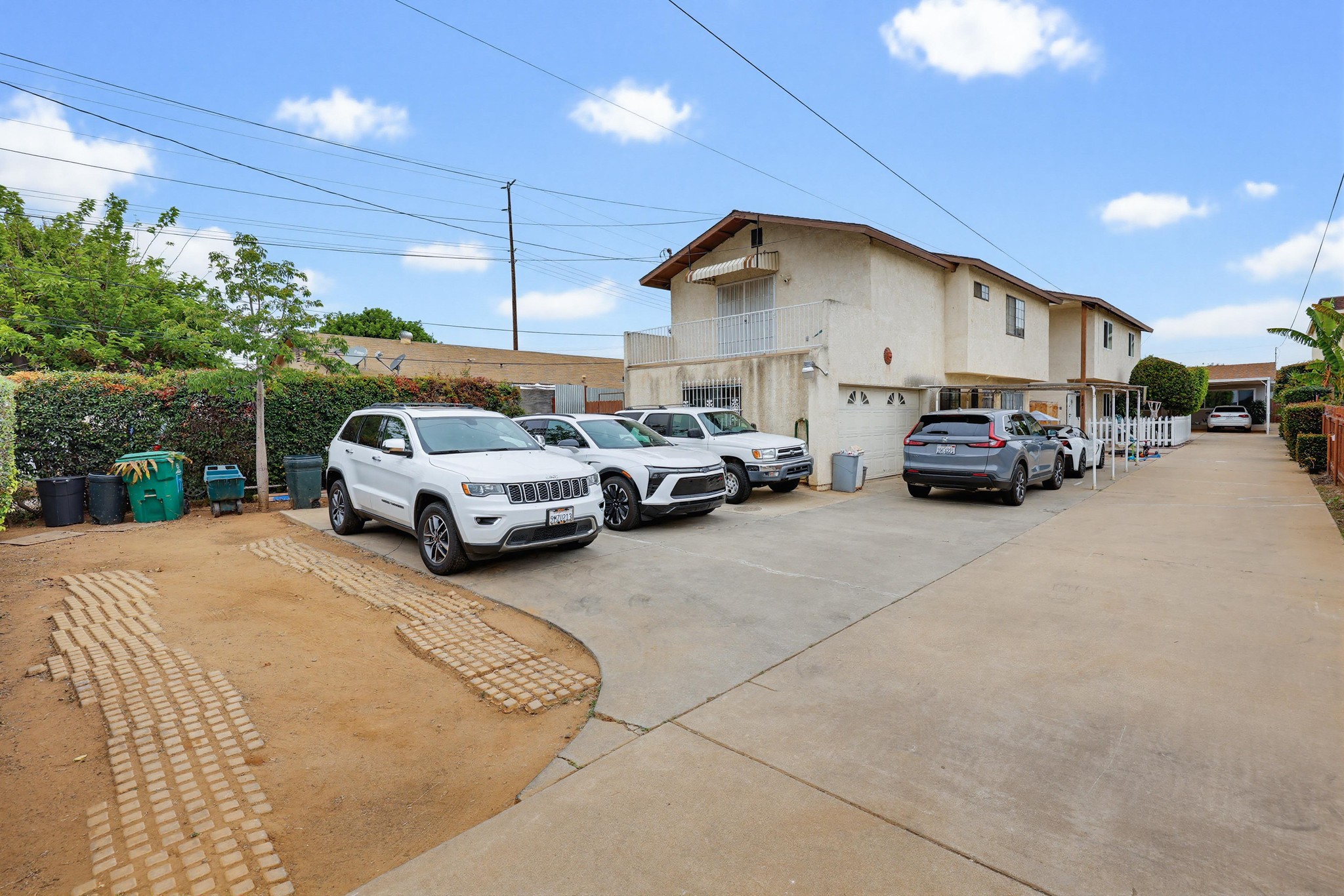Virtual tour photo 6 of 41 for 1722-24 Elm Ave b