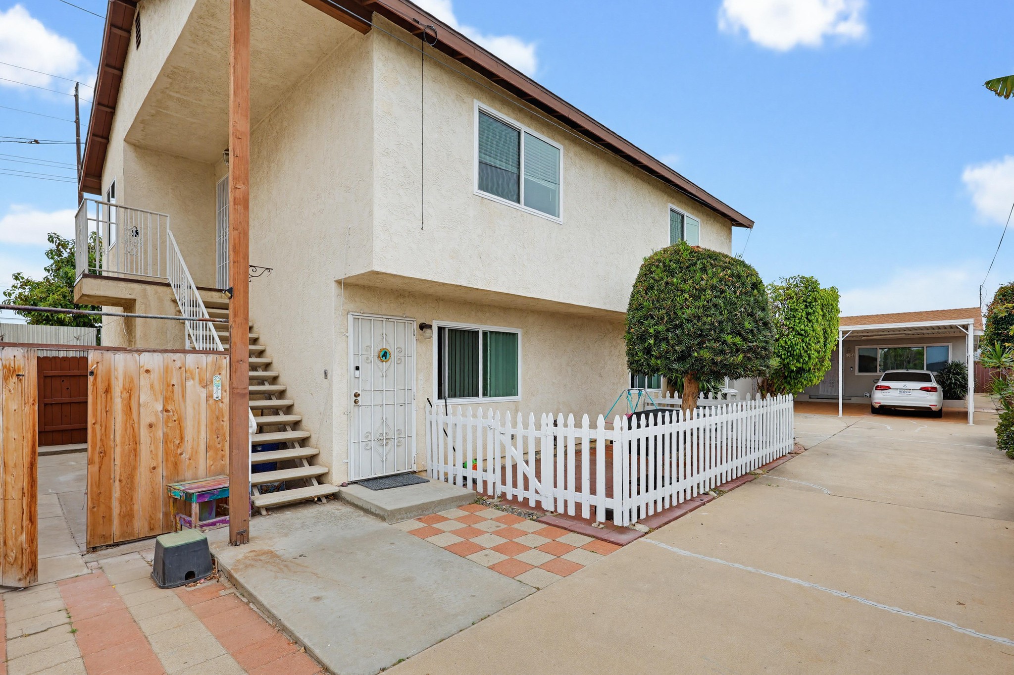 Virtual tour photo 8 of 41 for 1722-24 Elm Ave b